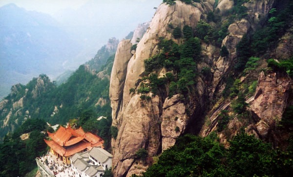 九华山风景-老鹰扒壁
