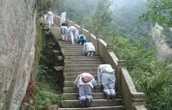 九华山佛事活动之虔诚朝拜